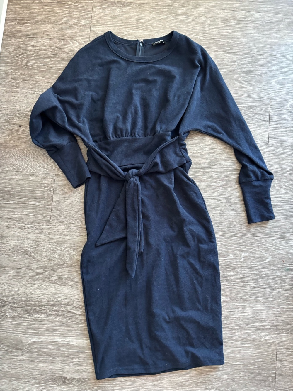 Fashion Nova Navy Long Sleeve Tie-Waist Midi Dress